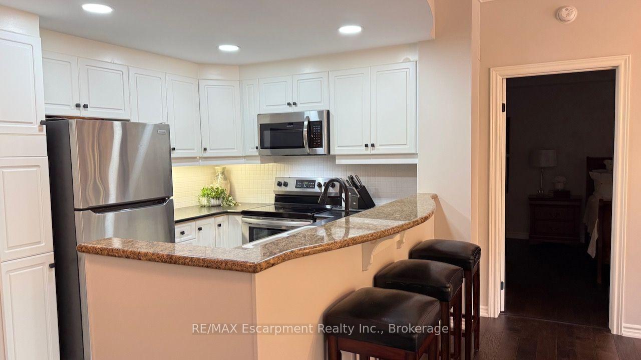 Photo 16 of Unit 310, 5188 Lakeshore Road, Burlington, Appleby — HOMEH