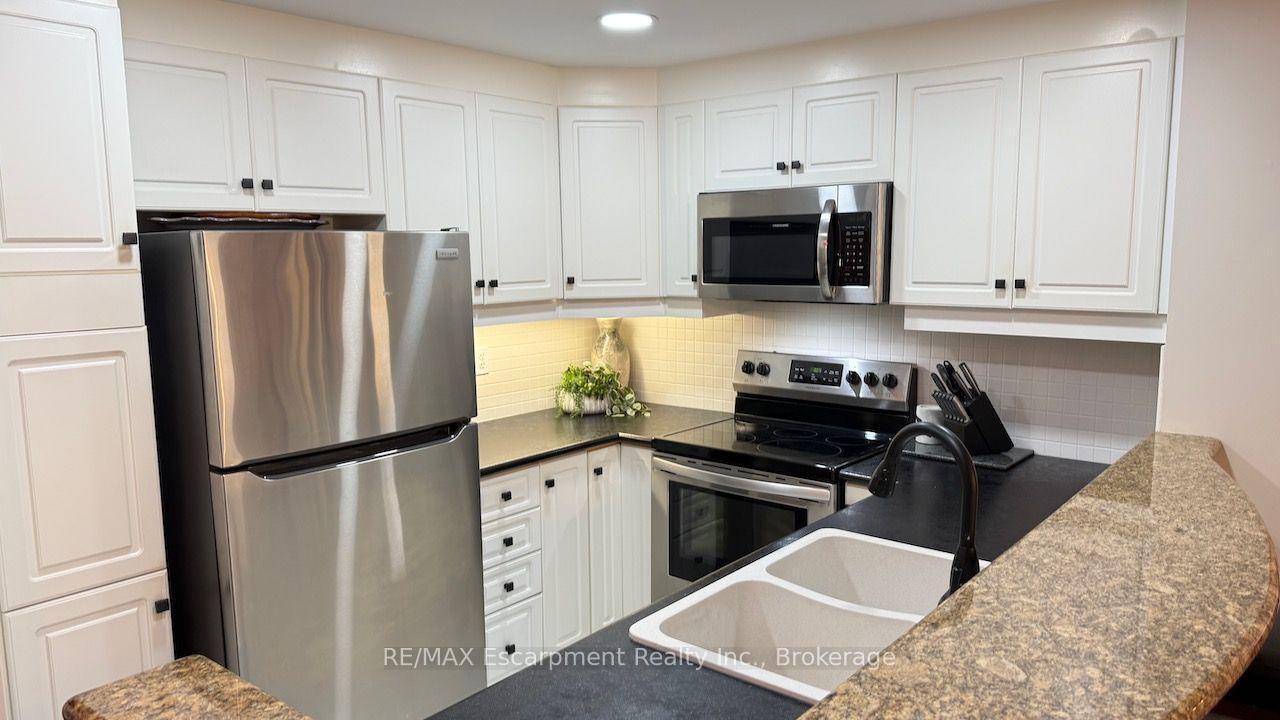Photo 17 of Unit 310, 5188 Lakeshore Road, Burlington, Appleby — HOMEH