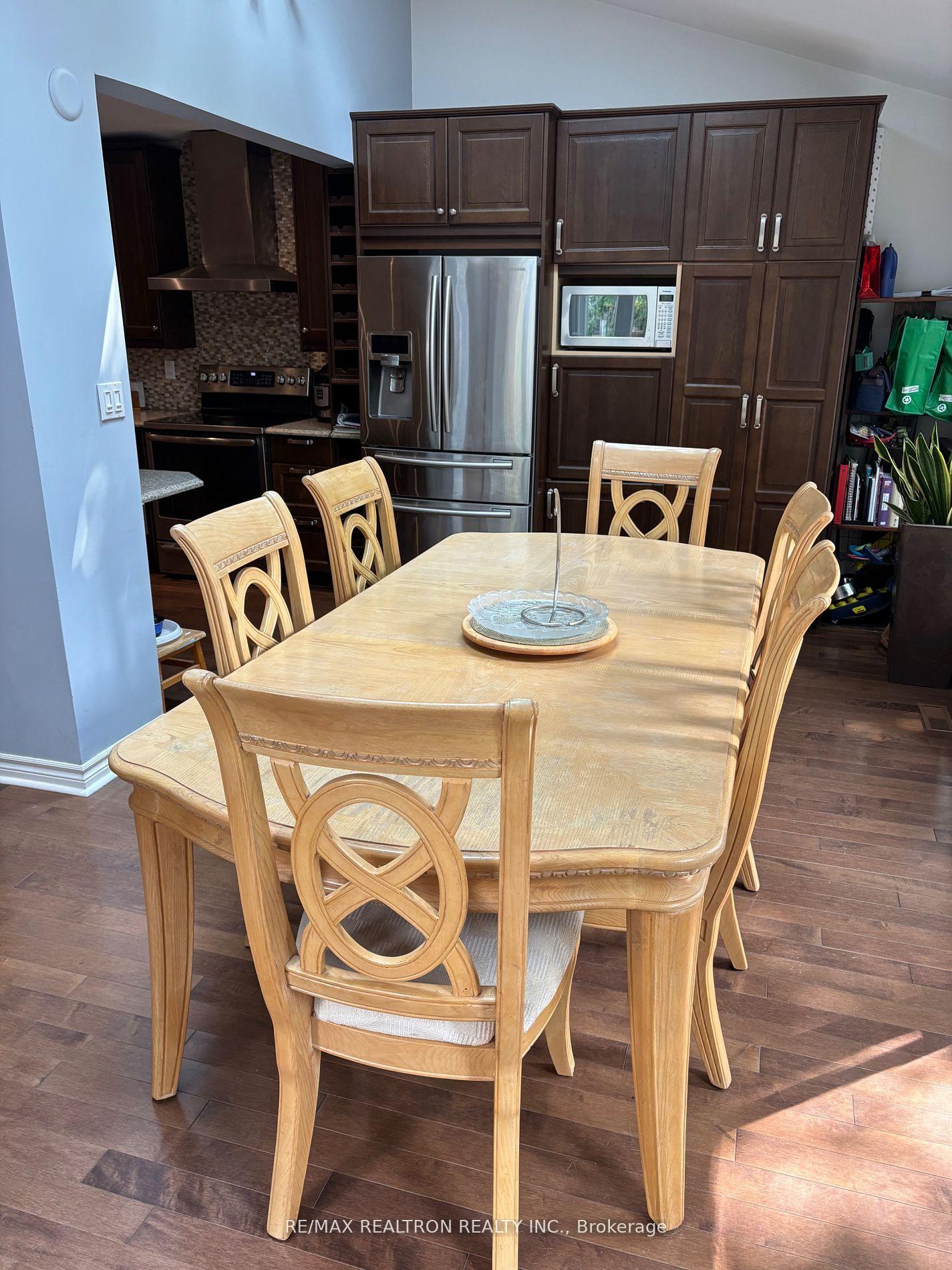 Photo 4 of 6 Joanna Crescent, Vaughan, Crestwood-Springfarm-Yorkhill — HOMEH
