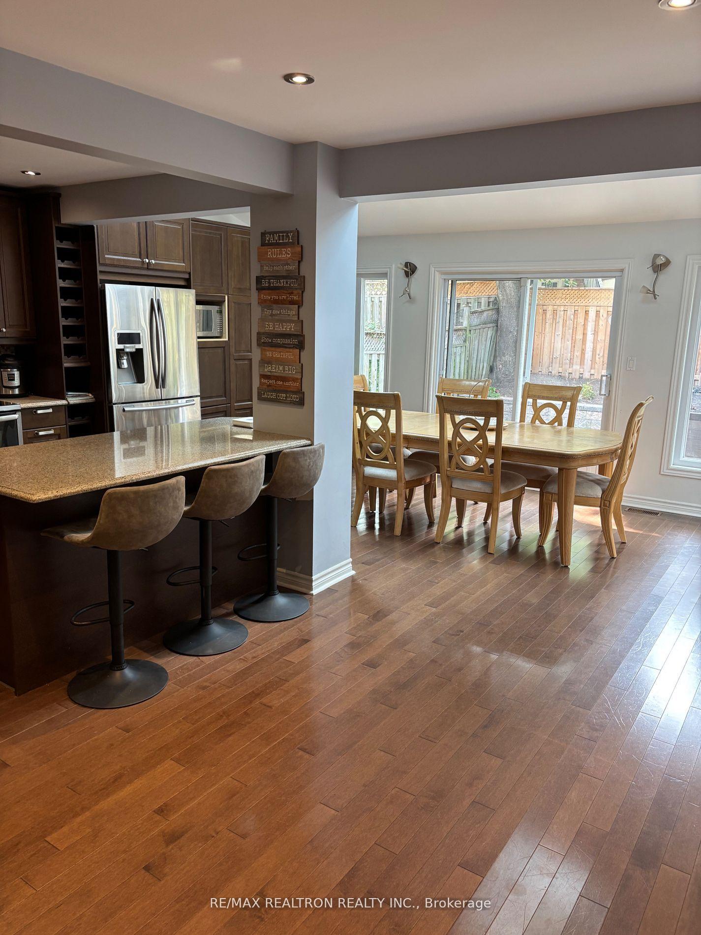 Photo 6 of 6 Joanna Crescent, Vaughan, Crestwood-Springfarm-Yorkhill — HOMEH