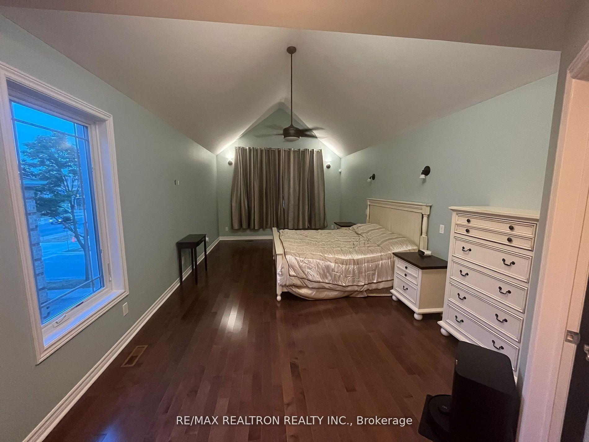 Photo 22 of 6 Joanna Crescent, Vaughan, Crestwood-Springfarm-Yorkhill — HOMEH