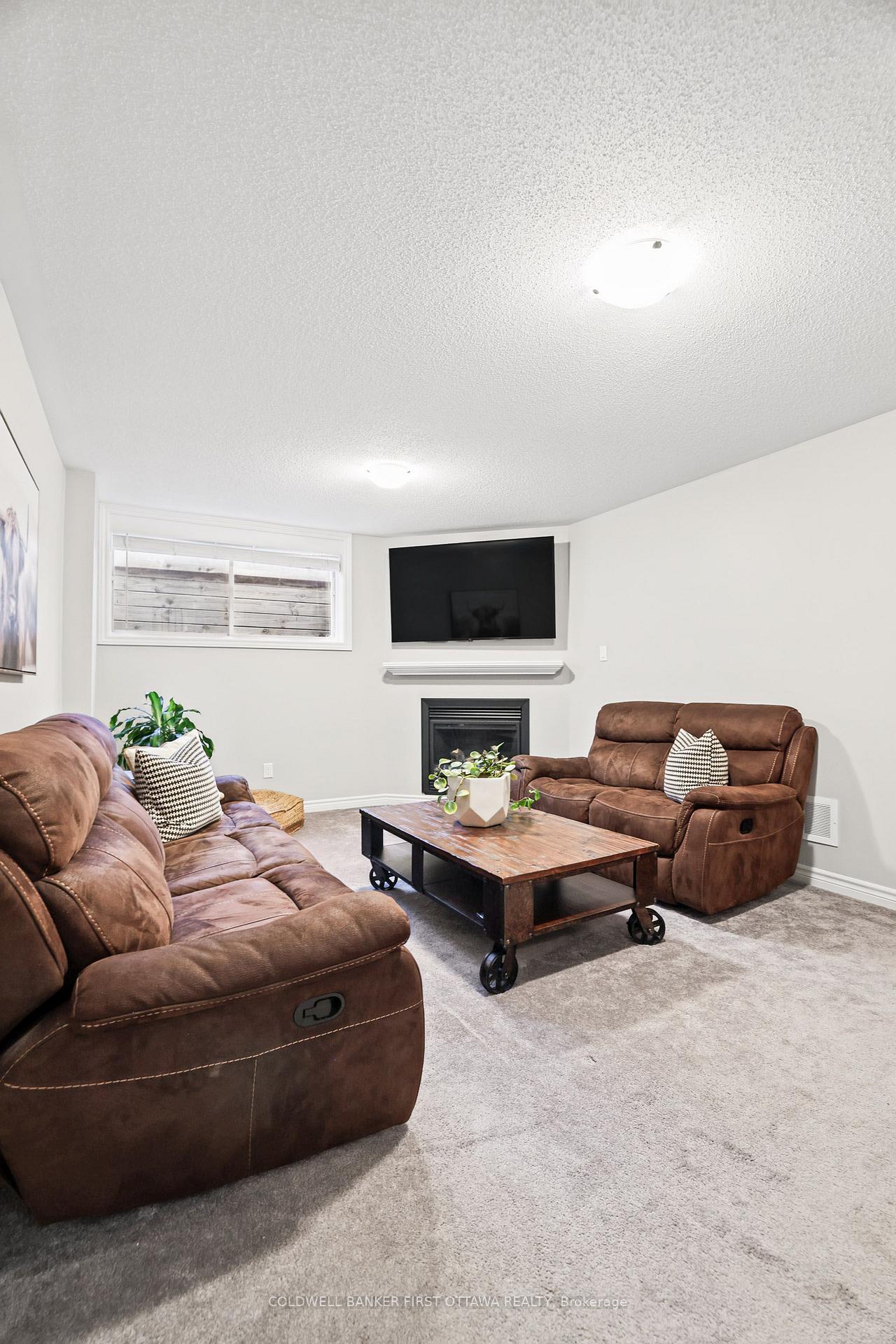Photo 36 of 151 Calvington Avenue, Ottawa, Kanata - Kanata Lakes/Heritage Hills — HOMEH