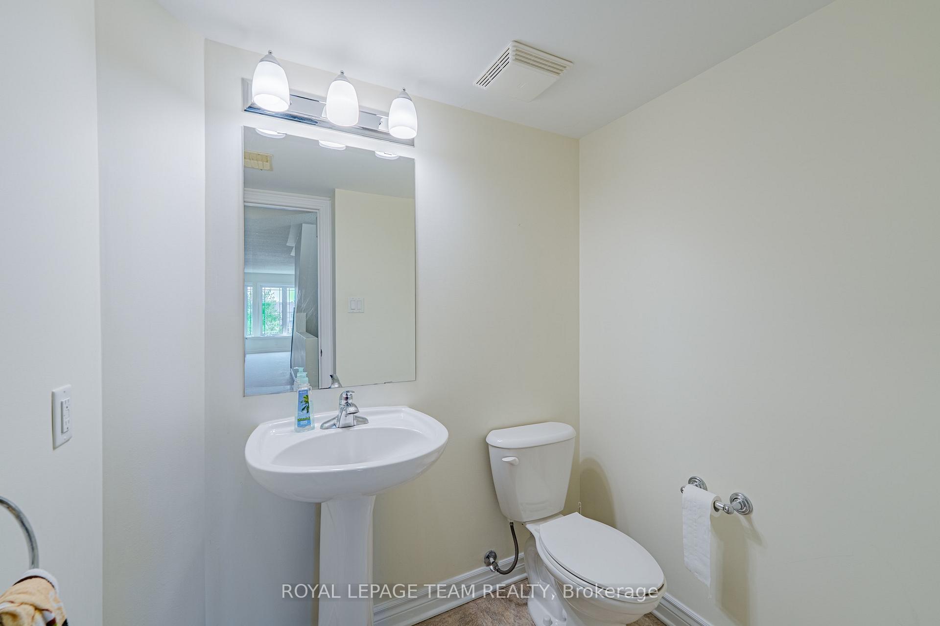 Photo 7 of Unit B, 634 Chapman Mills Drive, Ottawa, Barrhaven - Strandherd — HOMEH