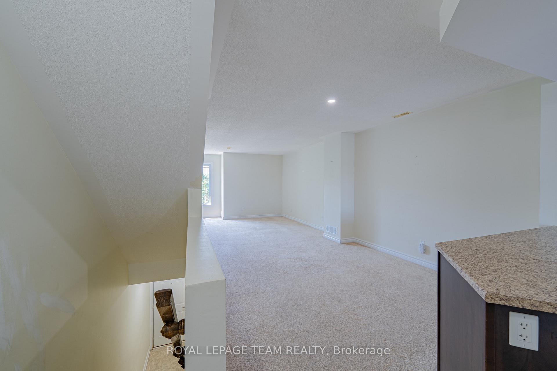 Photo 8 of Unit B, 634 Chapman Mills Drive, Ottawa, Barrhaven - Strandherd — HOMEH