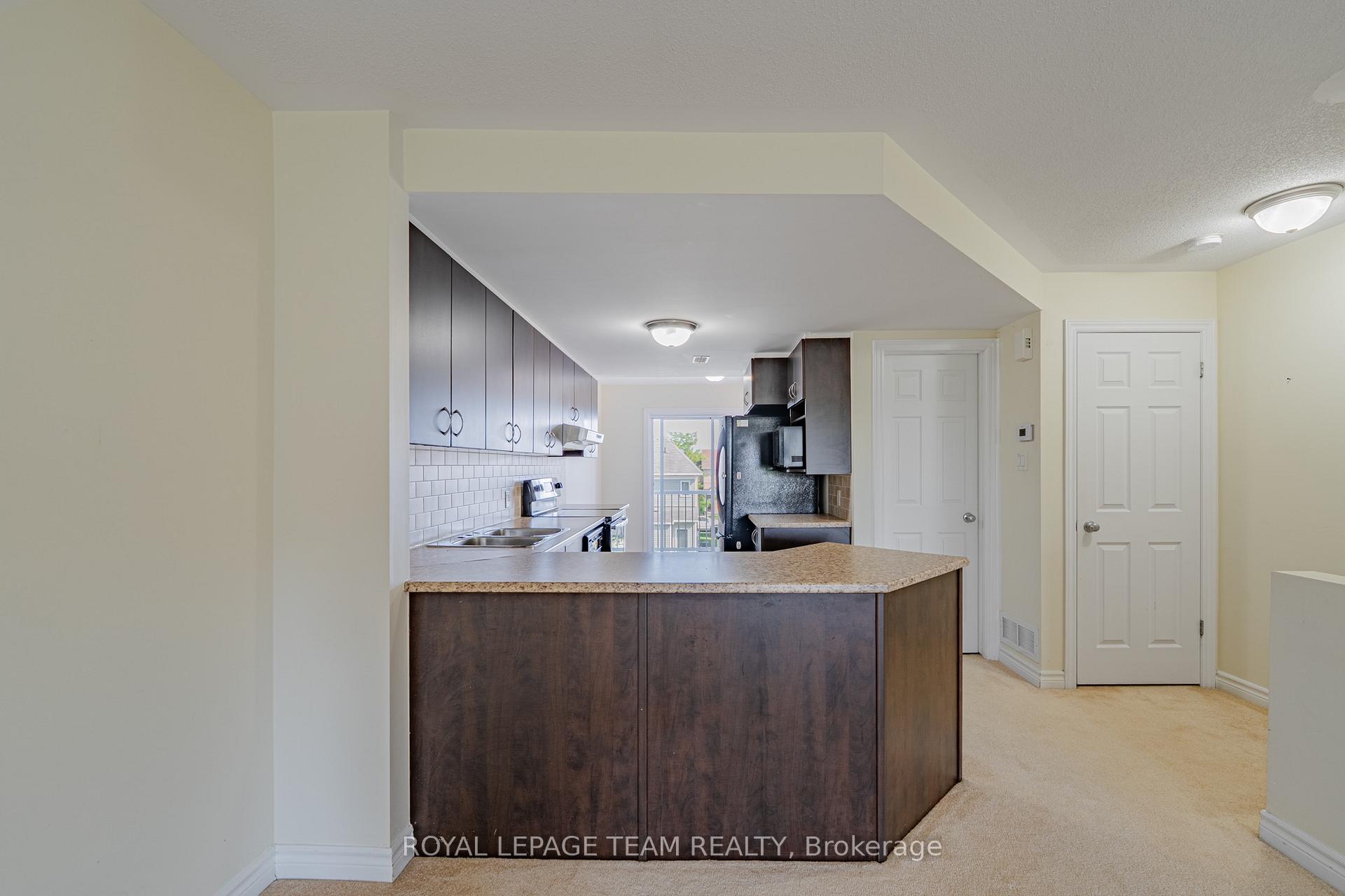 Photo 16 of Unit B, 634 Chapman Mills Drive, Ottawa, Barrhaven - Strandherd — HOMEH