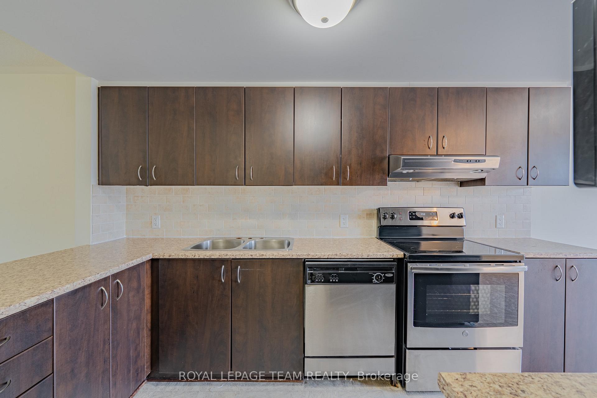 Photo 17 of Unit B, 634 Chapman Mills Drive, Ottawa, Barrhaven - Strandherd — HOMEH