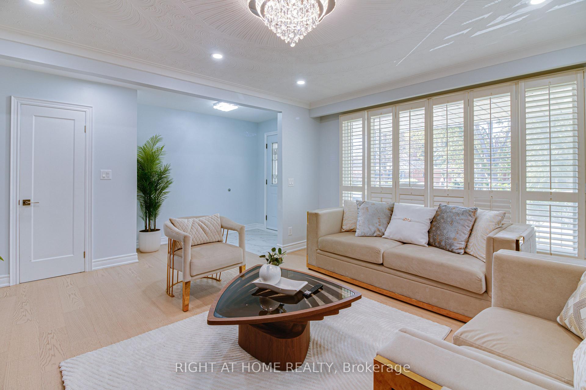 Photo 3 of 37 Mason Road, Scarborough, Scarborough Village — HOMEH