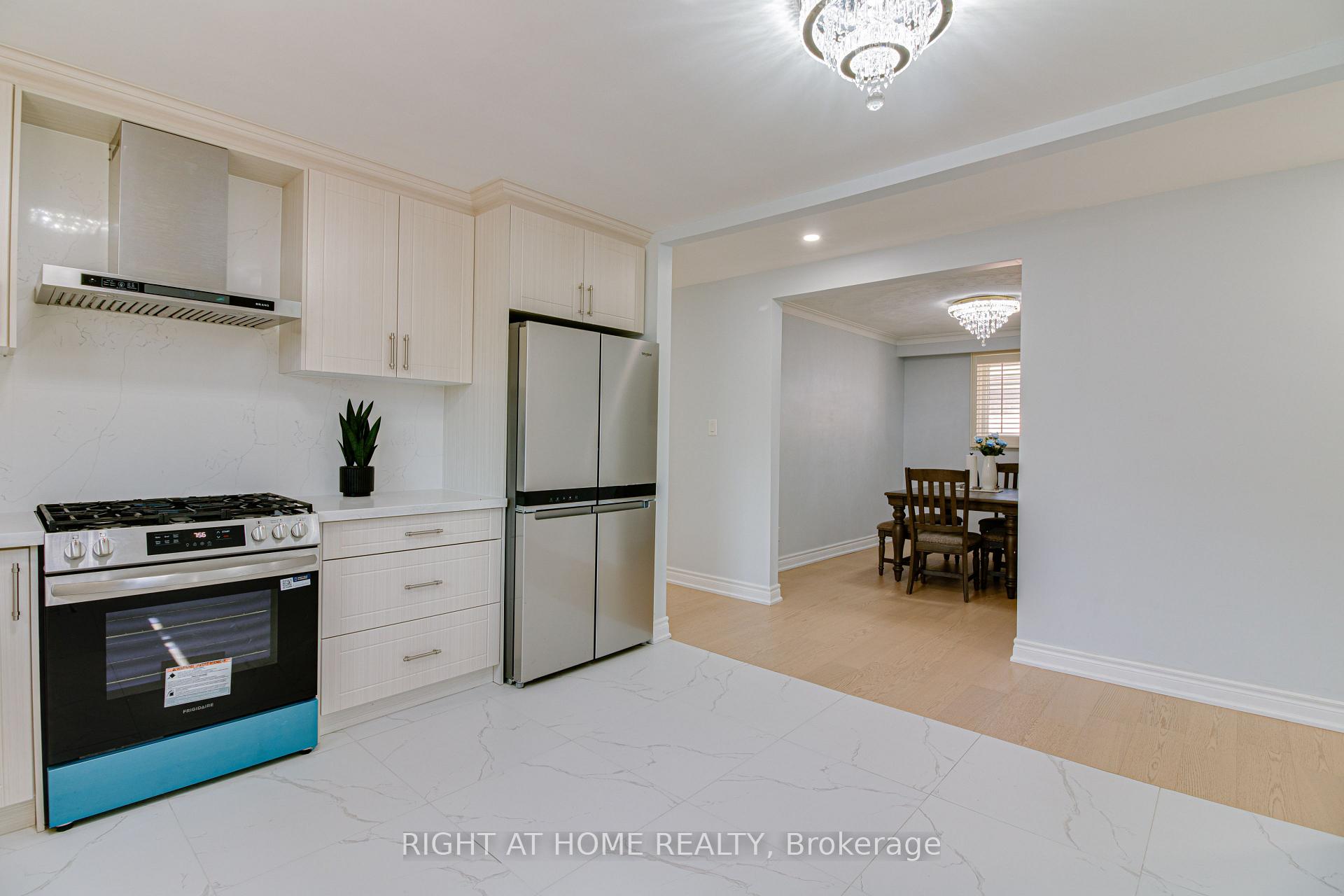 Photo 6 of 37 Mason Road, Scarborough, Scarborough Village — HOMEH