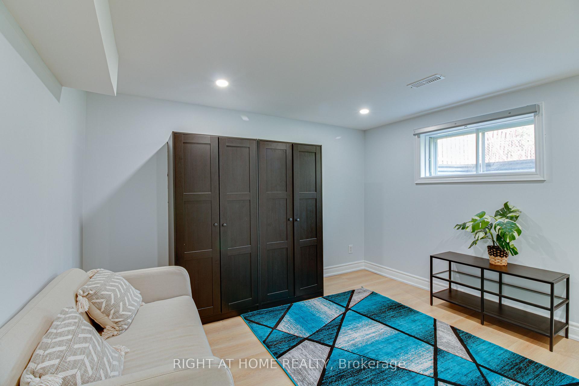 Photo 24 of 37 Mason Road, Scarborough, Scarborough Village — HOMEH