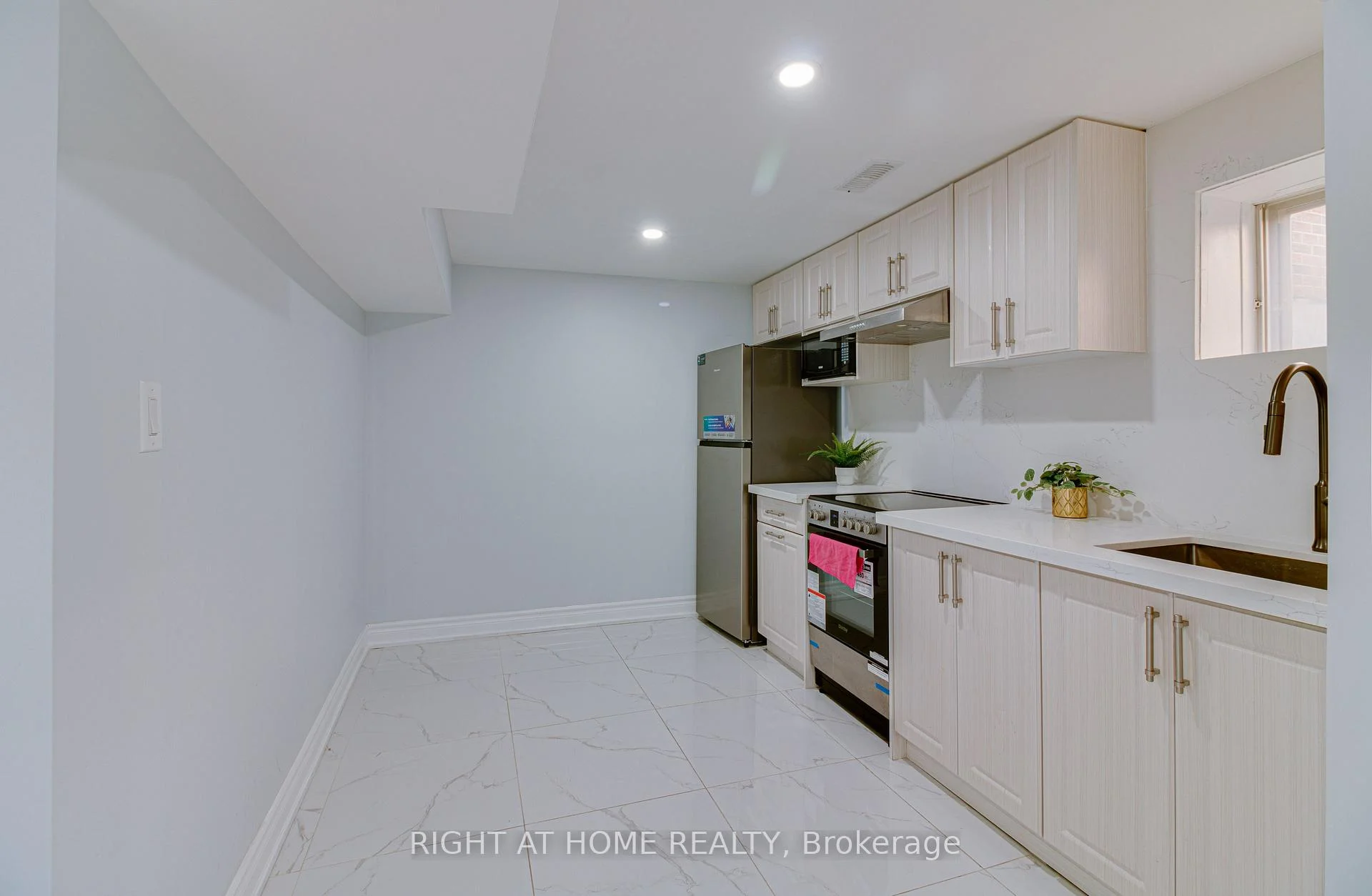Photo 29 of 37 Mason Road, Scarborough, Scarborough Village — HOMEH