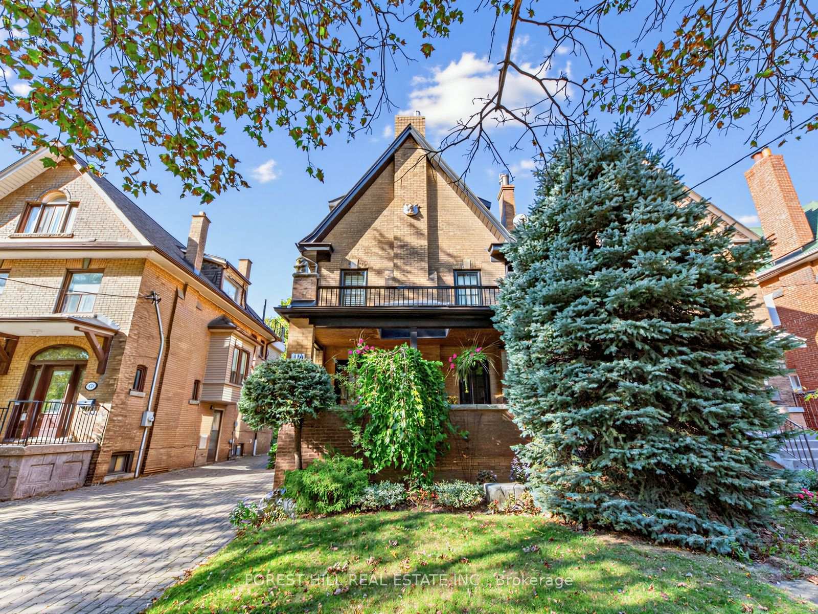 Photo of 126 Keewatin Avenue