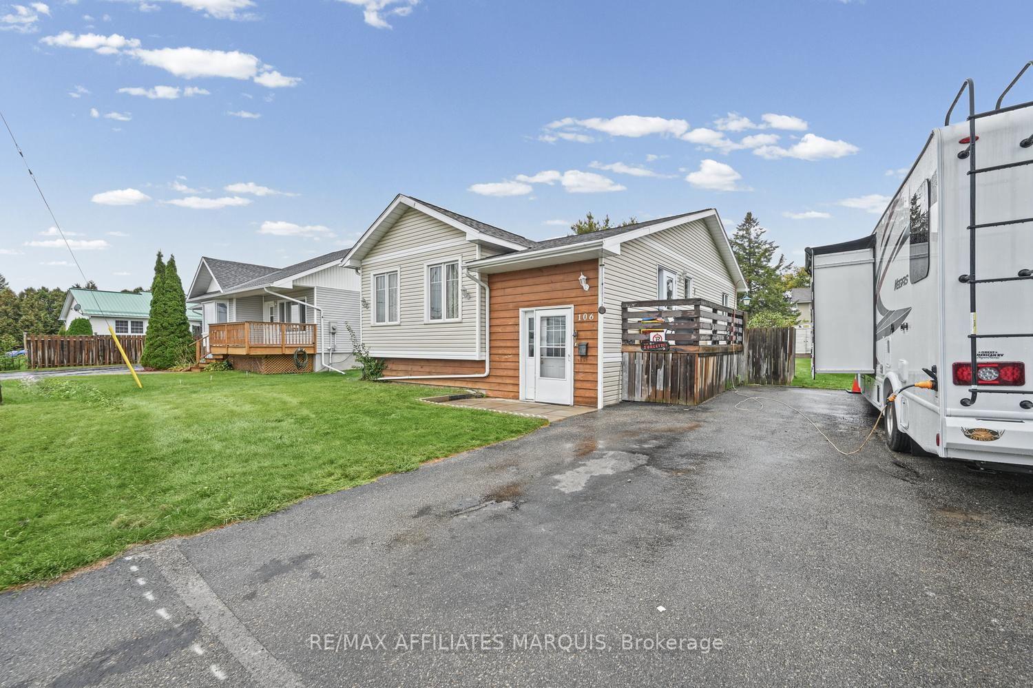 Photo 5 of 106 Lorne Street, Montague, Montague Twp — HOMEH