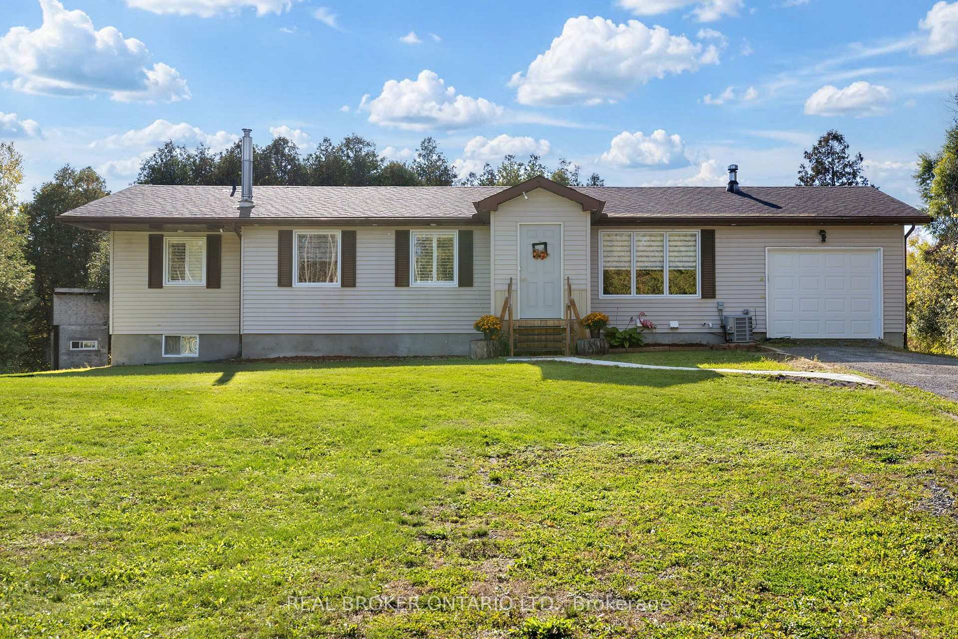 Photo 2 of 346 County 25 Road, North Grenville, North Grenville Twp (Kemptville South) — HOMEH
