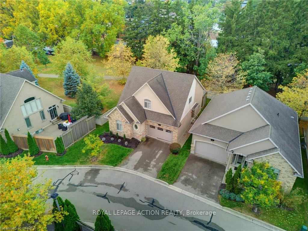 Photo 2 of Unit 3, 68 Fairview Drive, Brantford, Fairview/Greenbrier — HOMEH
