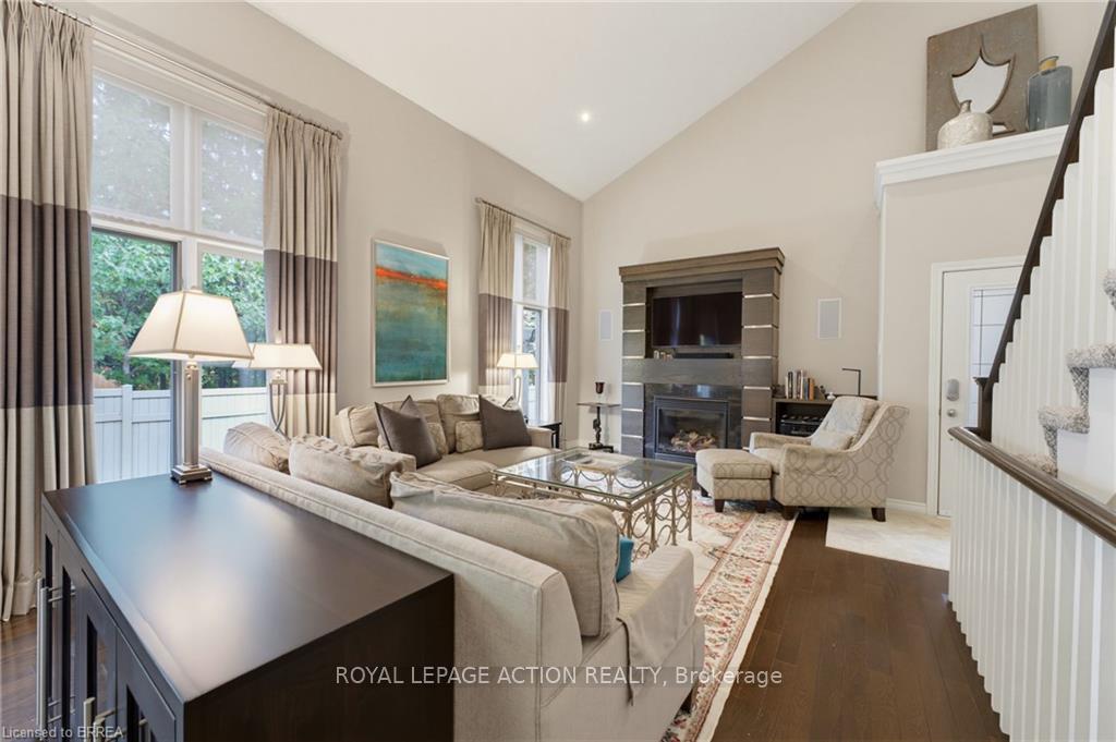 Photo 5 of Unit 3, 68 Fairview Drive, Brantford, Fairview/Greenbrier — HOMEH