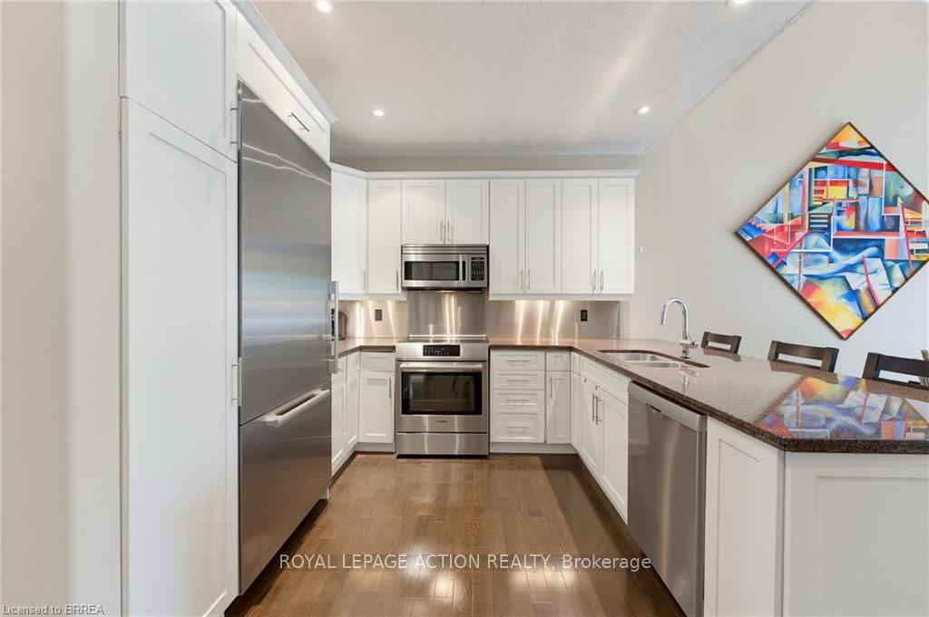 Photo 8 of Unit 3, 68 Fairview Drive, Brantford, Fairview/Greenbrier — HOMEH