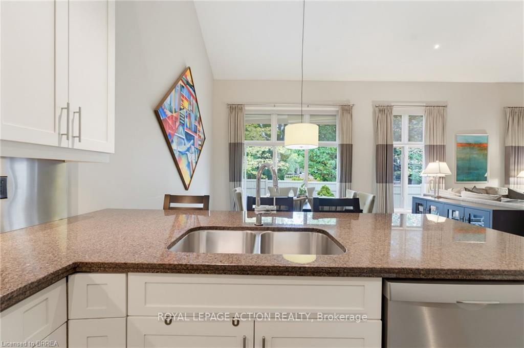 Photo 9 of Unit 3, 68 Fairview Drive, Brantford, Fairview/Greenbrier — HOMEH