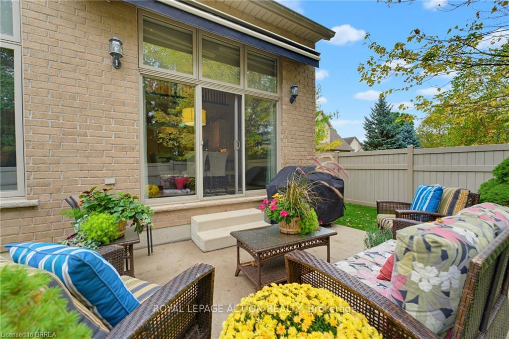 Photo 12 of Unit 3, 68 Fairview Drive, Brantford, Fairview/Greenbrier — HOMEH