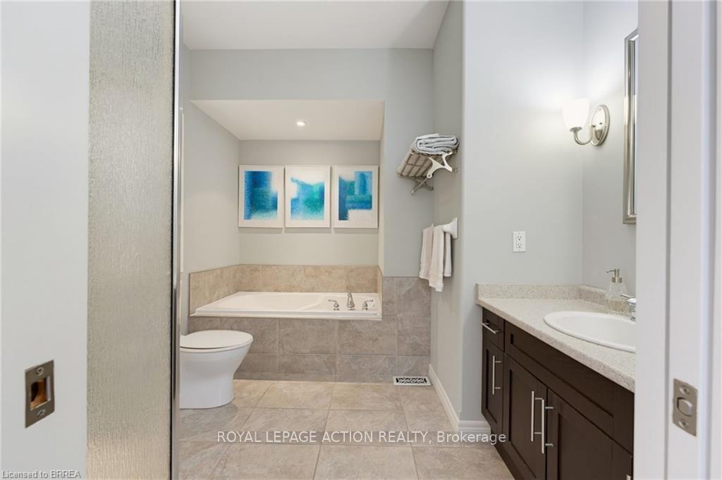 Photo 16 of Unit 3, 68 Fairview Drive, Brantford, Fairview/Greenbrier — HOMEH