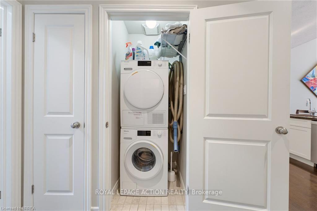 Photo 18 of Unit 3, 68 Fairview Drive, Brantford, Fairview/Greenbrier — HOMEH