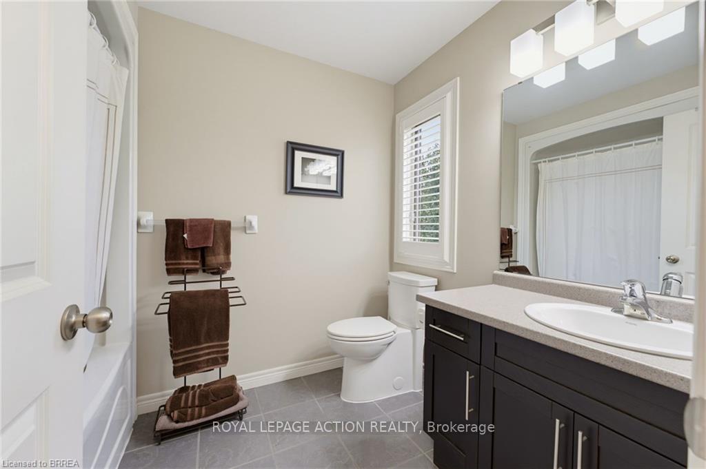 Photo 23 of Unit 3, 68 Fairview Drive, Brantford, Fairview/Greenbrier — HOMEH