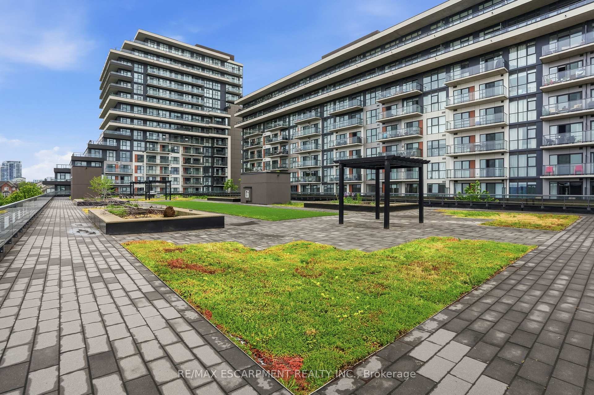 Photo 37 of Unit 1201, 550 North Service Road, Grimsby, Grimsby Beach — HOMEH