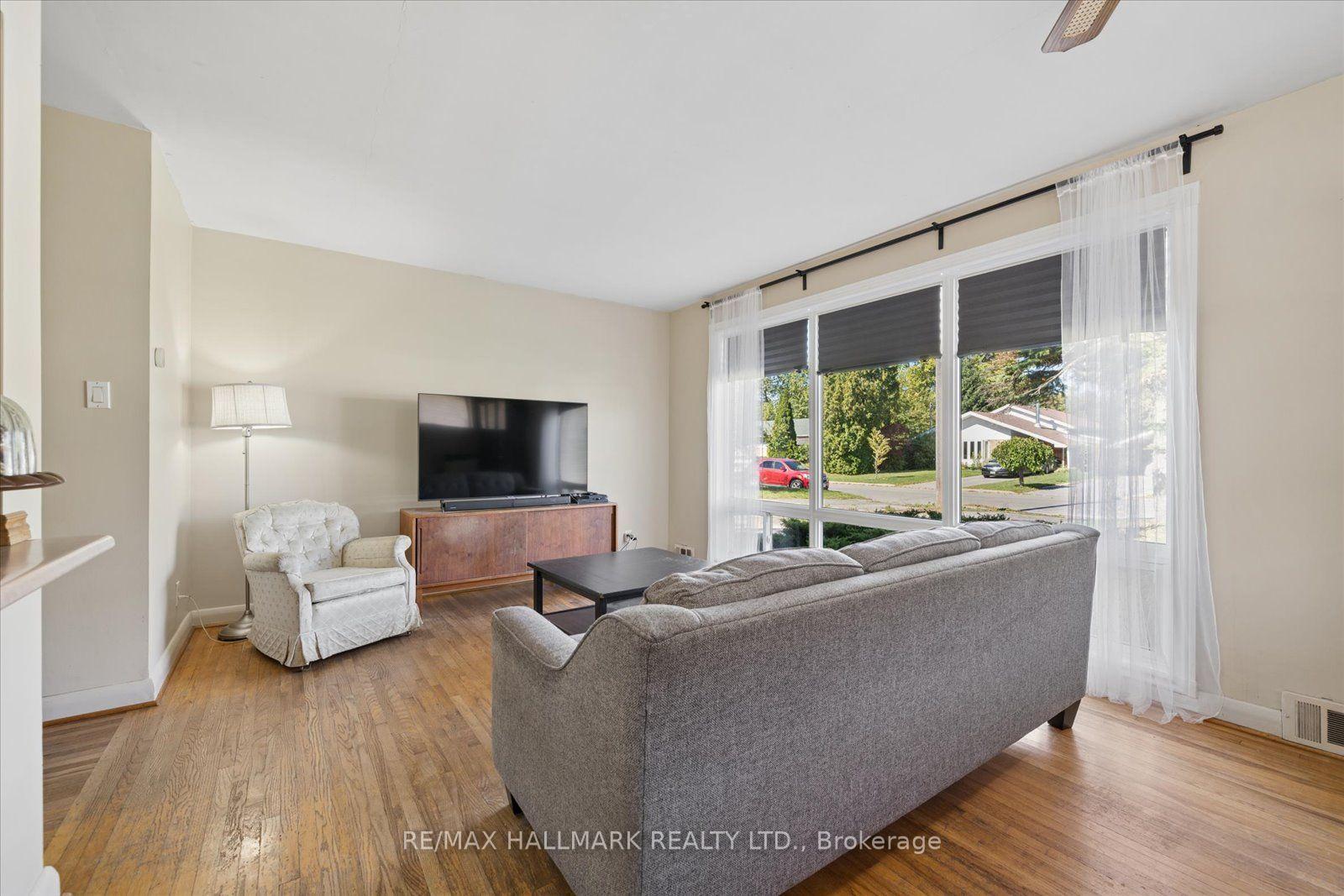 Photo 10 of 73 Deerfield Road, Scarborough, Bendale — HOMEH