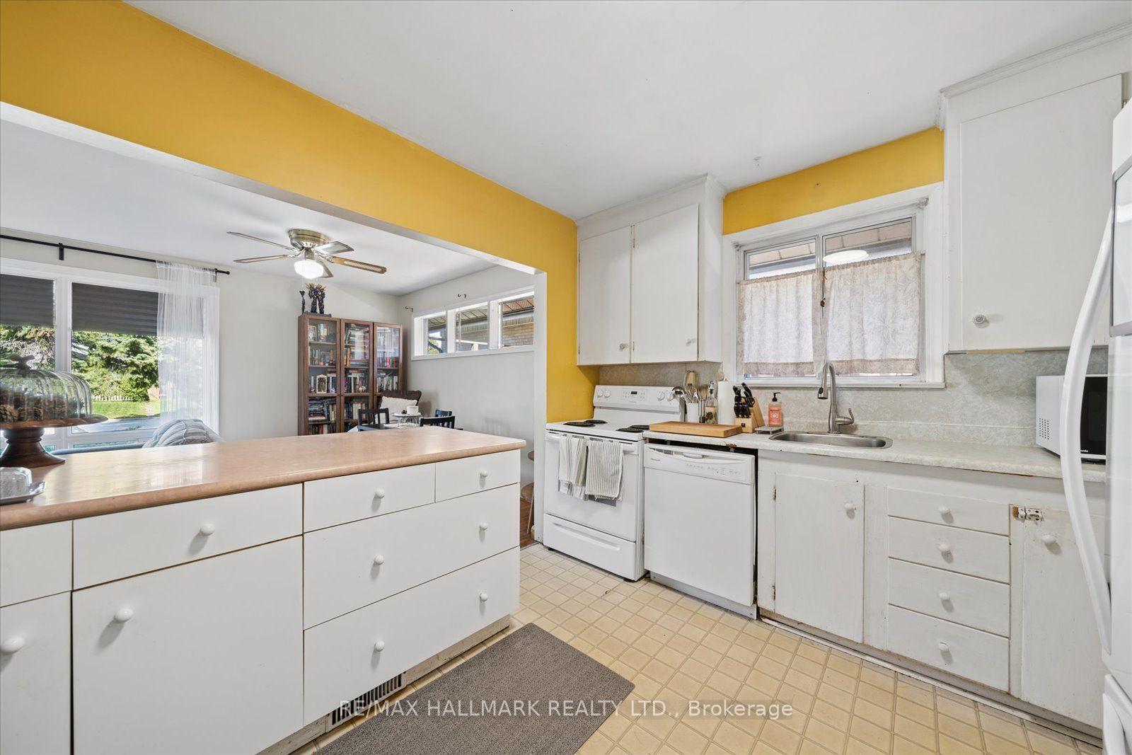 Photo 16 of 73 Deerfield Road, Scarborough, Bendale — HOMEH