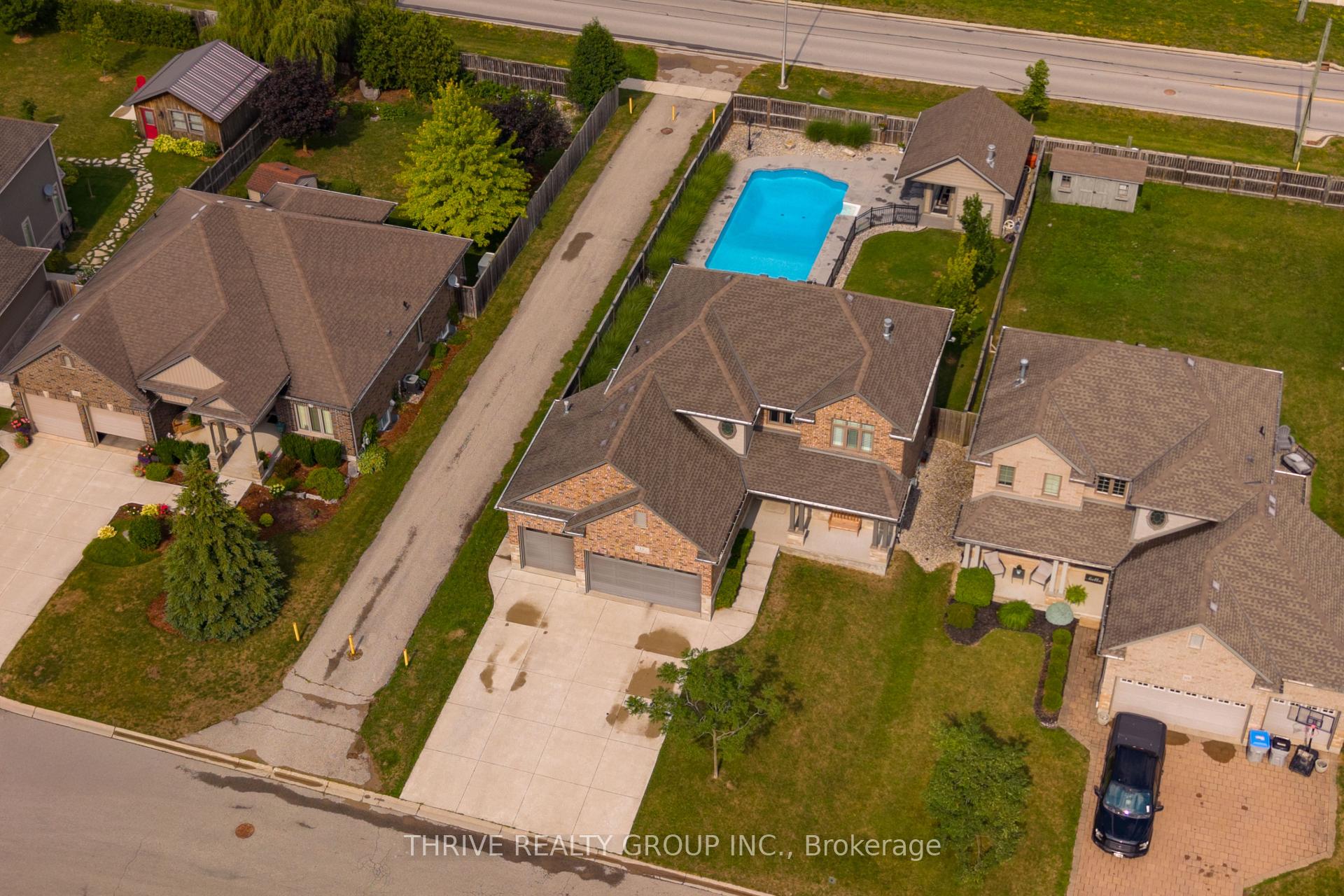 Photo 3 of 12 Ashwood Crescent, Middlesex Centre, Ilderton — HOMEH