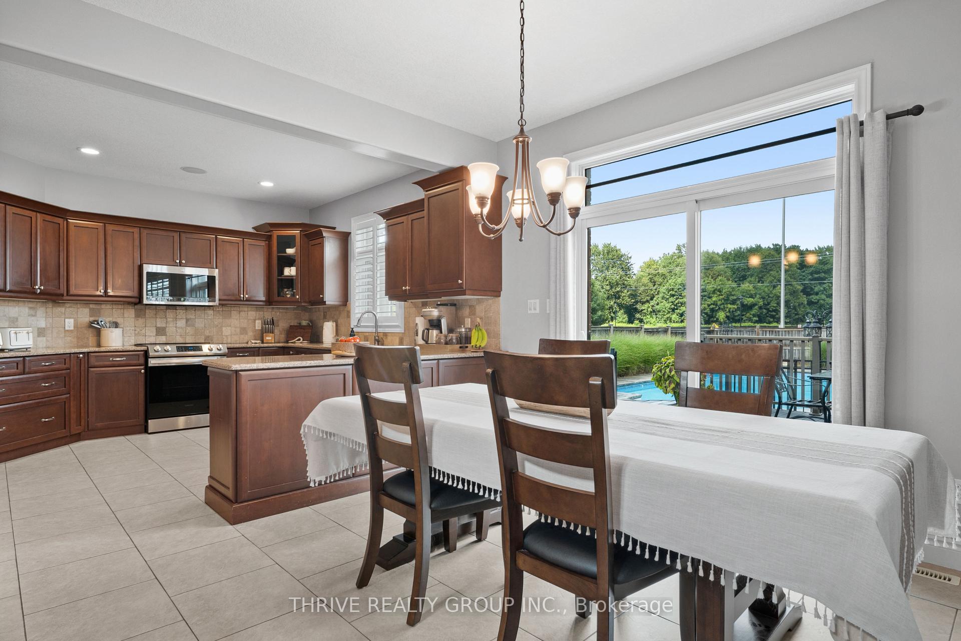 Photo 7 of 12 Ashwood Crescent, Middlesex Centre, Ilderton — HOMEH