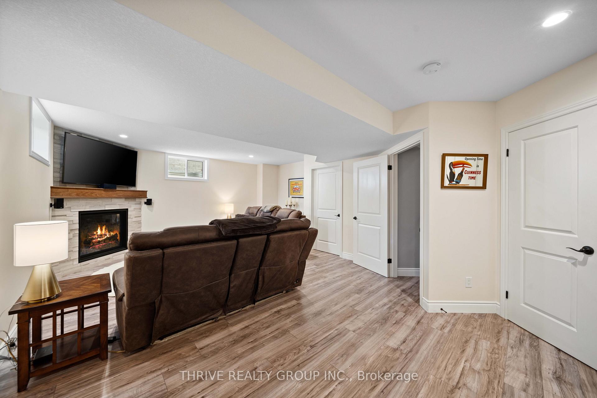 Photo 27 of 12 Ashwood Crescent, Middlesex Centre, Ilderton — HOMEH