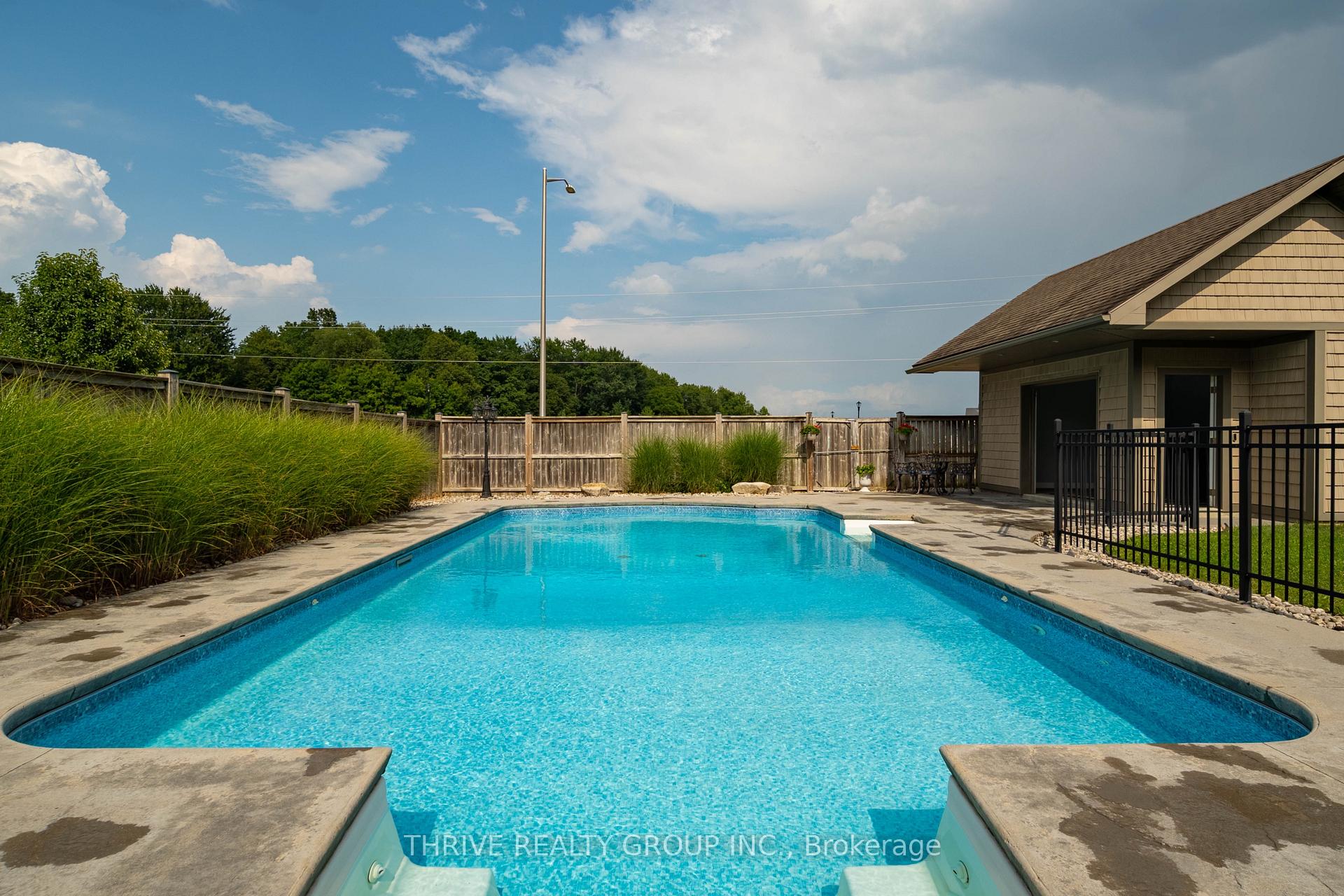 Photo 36 of 12 Ashwood Crescent, Middlesex Centre, Ilderton — HOMEH