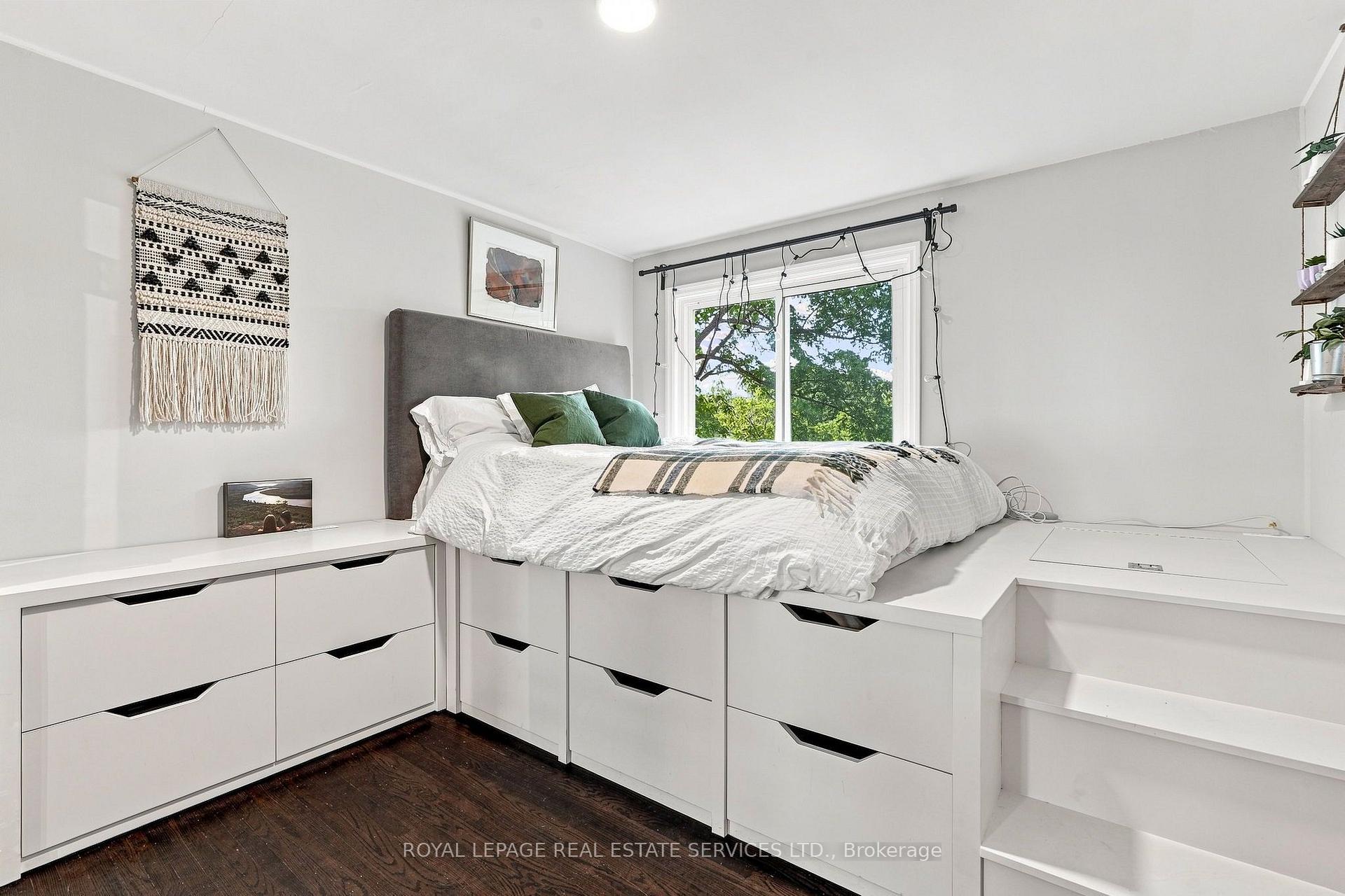 Photo 10 of 372 Trafalgar Road, Oakville, Old Oakville — HOMEH