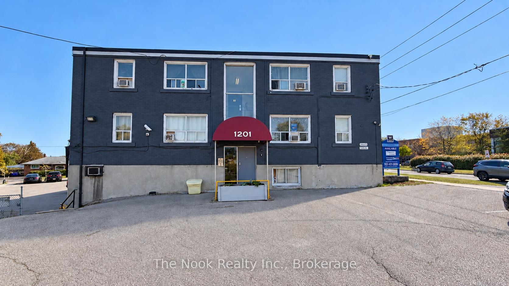 Photo 2 of Unit 6, 1201 Cedar Street, Oshawa, Lakeview — HOMEH