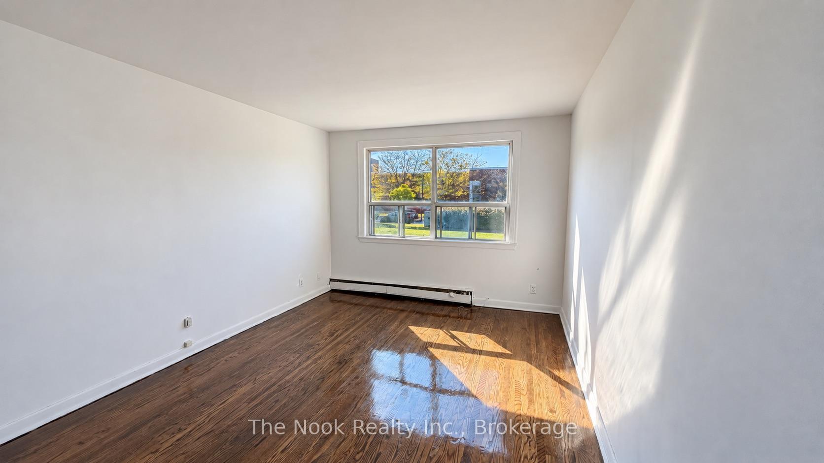 Photo 9 of Unit 6, 1201 Cedar Street, Oshawa, Lakeview — HOMEH