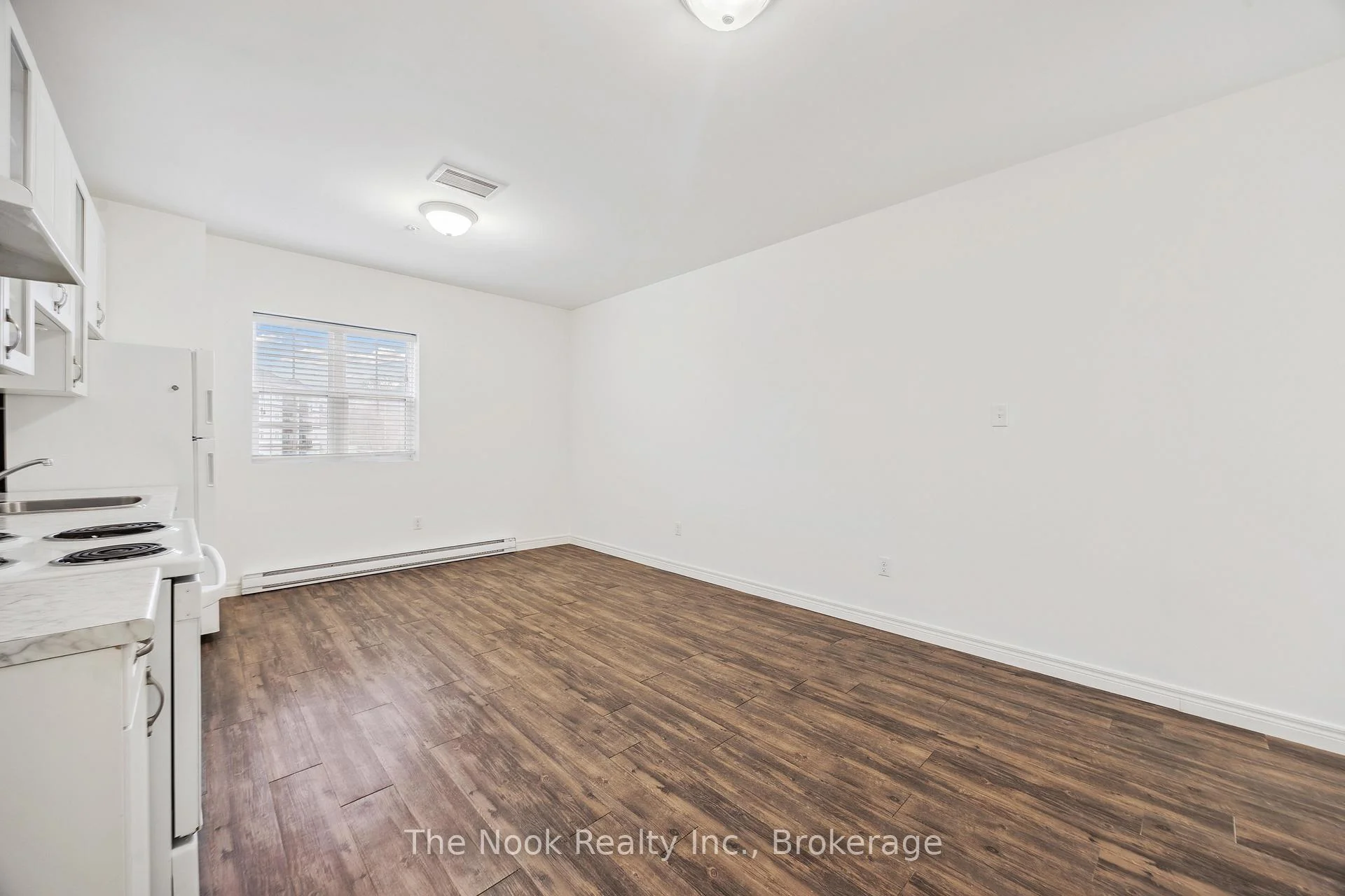 Photo 10 of Unit 6, 1201 Cedar Street, Oshawa, Lakeview — HOMEH