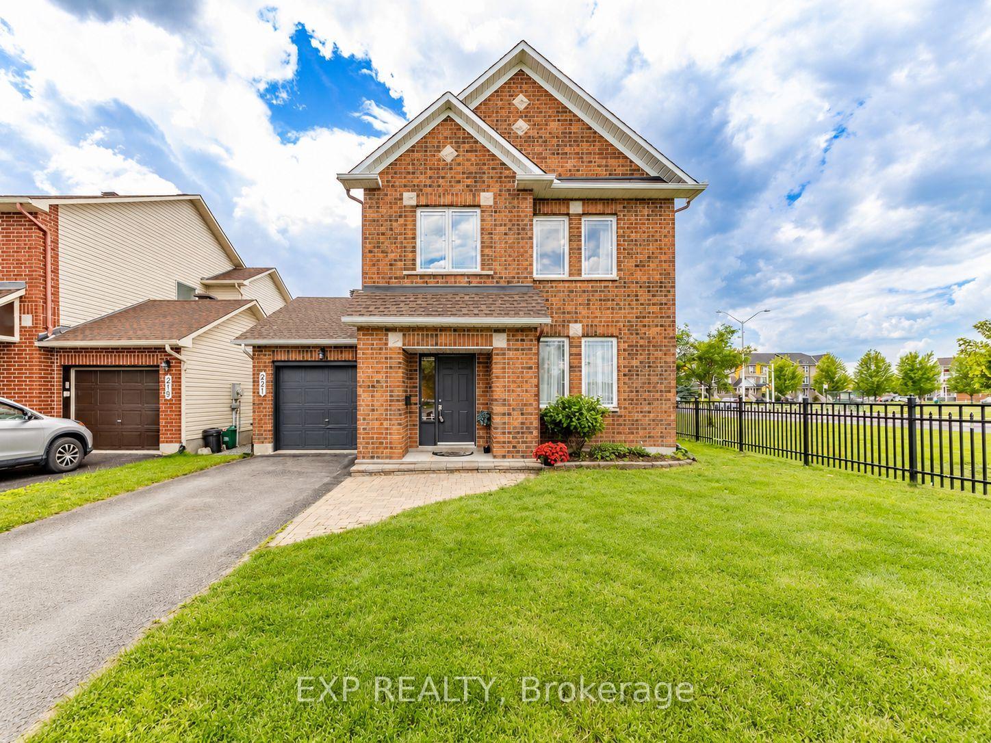 Photo 3 of 221 Northwind Street, Ottawa, Avalon East — HOMEH