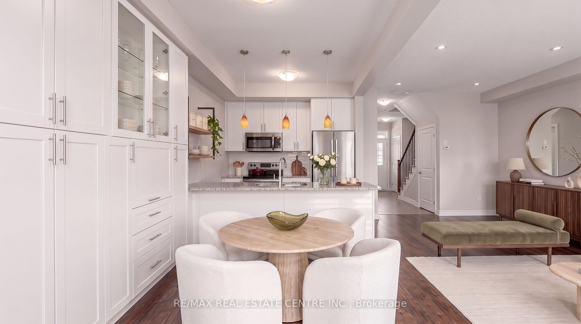 Photo 14 of 2350 Natasha Circle, Oakville, Bronte Creek — HOMEH