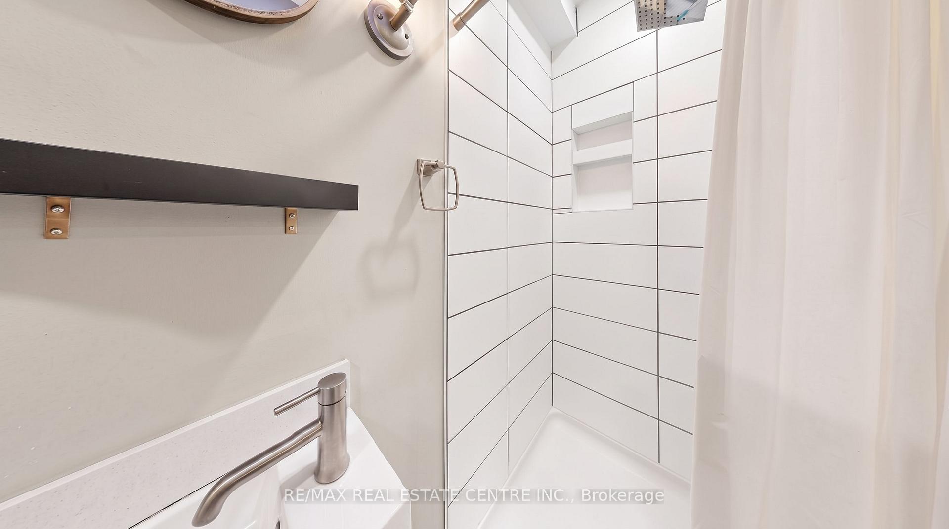 Photo 34 of 2350 Natasha Circle, Oakville, Bronte Creek — HOMEH