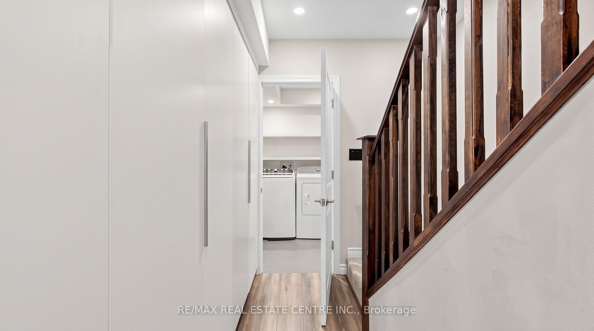 Photo 35 of 2350 Natasha Circle, Oakville, Bronte Creek — HOMEH