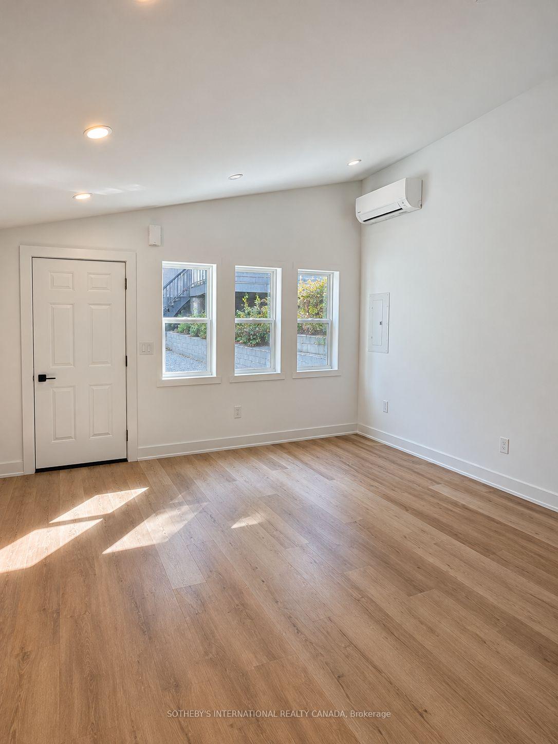 Photo 4 of Unit 5, 60 Cannon Road, Etobicoke, Stonegate-Queensway — HOMEH