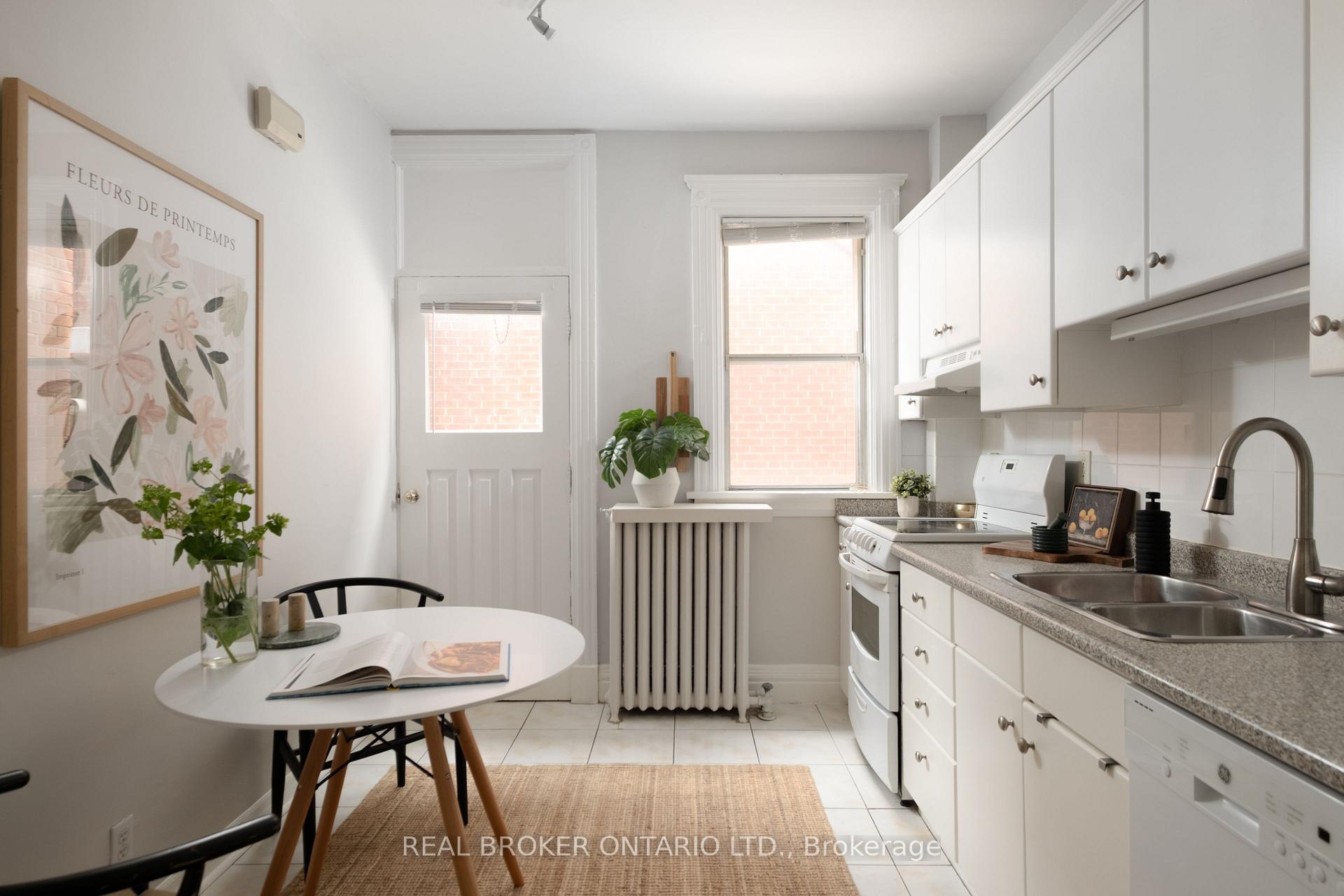 Photo 11 of 33 Atlas Avenue, Toronto, Humewood-Cedarvale — HOMEH