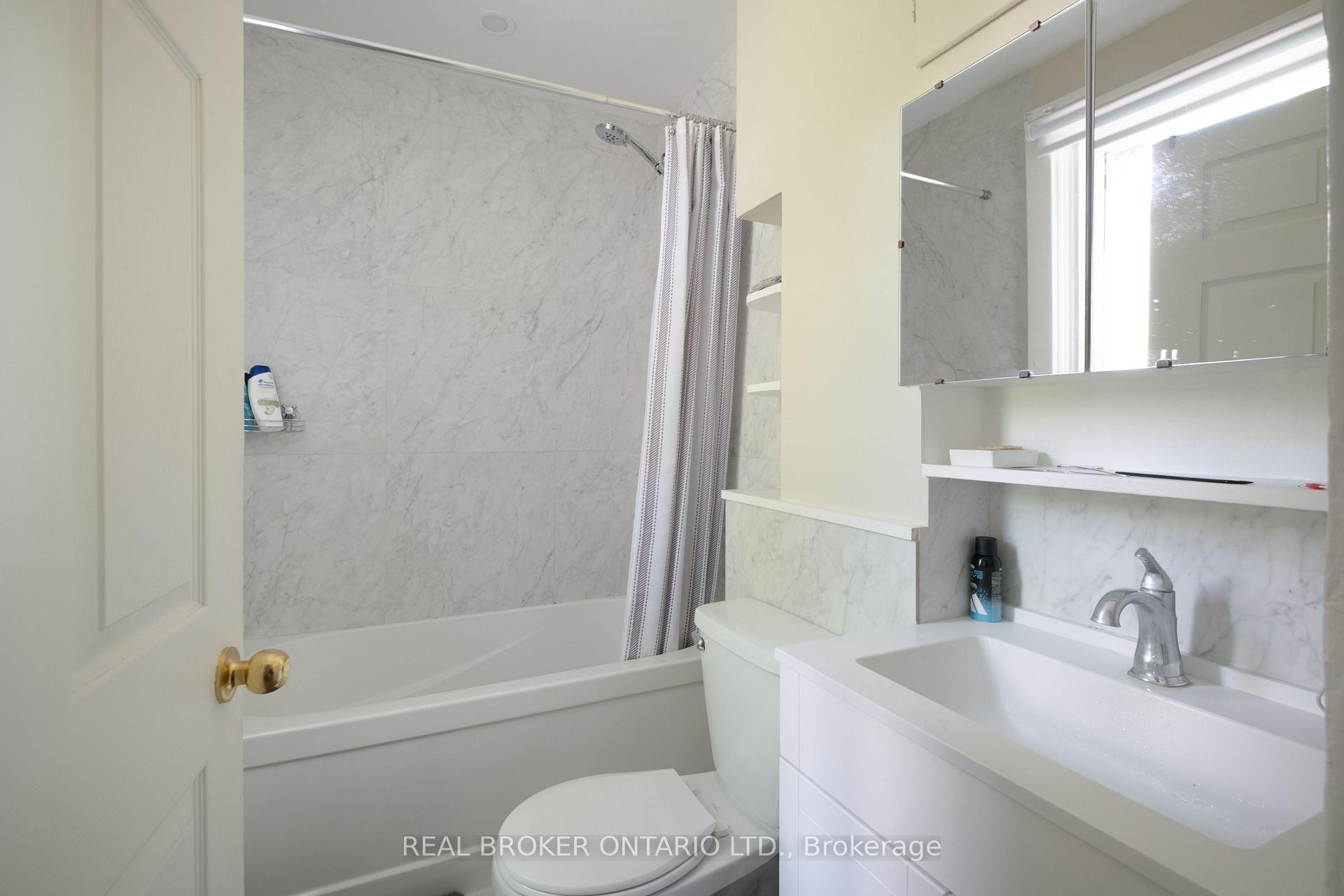 Photo 19 of 33 Atlas Avenue, Toronto, Humewood-Cedarvale — HOMEH