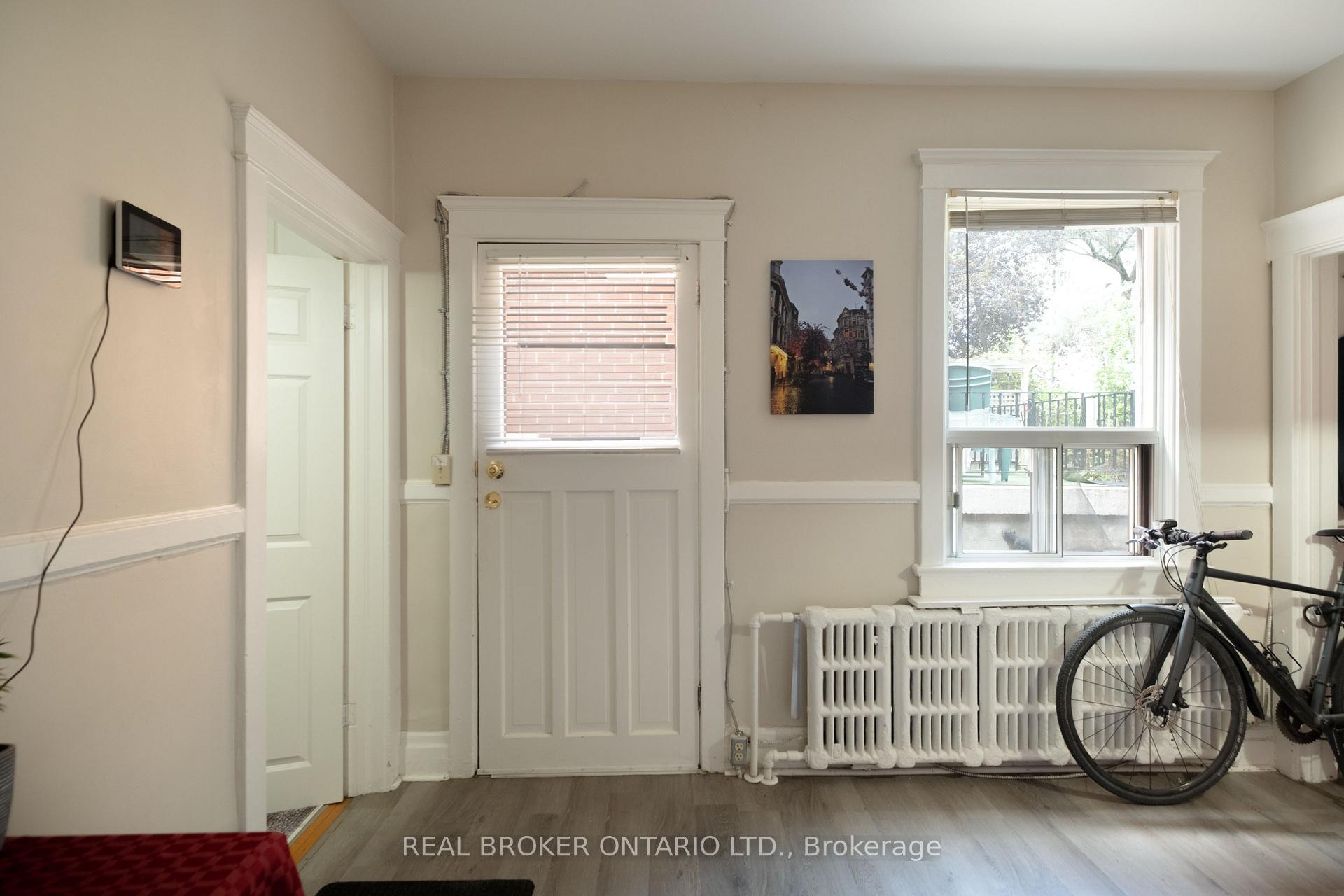Photo 21 of 33 Atlas Avenue, Toronto, Humewood-Cedarvale — HOMEH