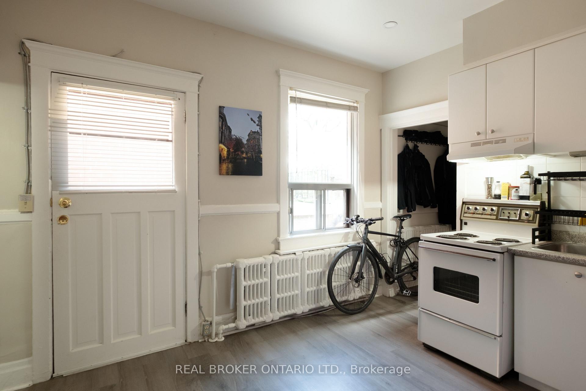 Photo 22 of 33 Atlas Avenue, Toronto, Humewood-Cedarvale — HOMEH