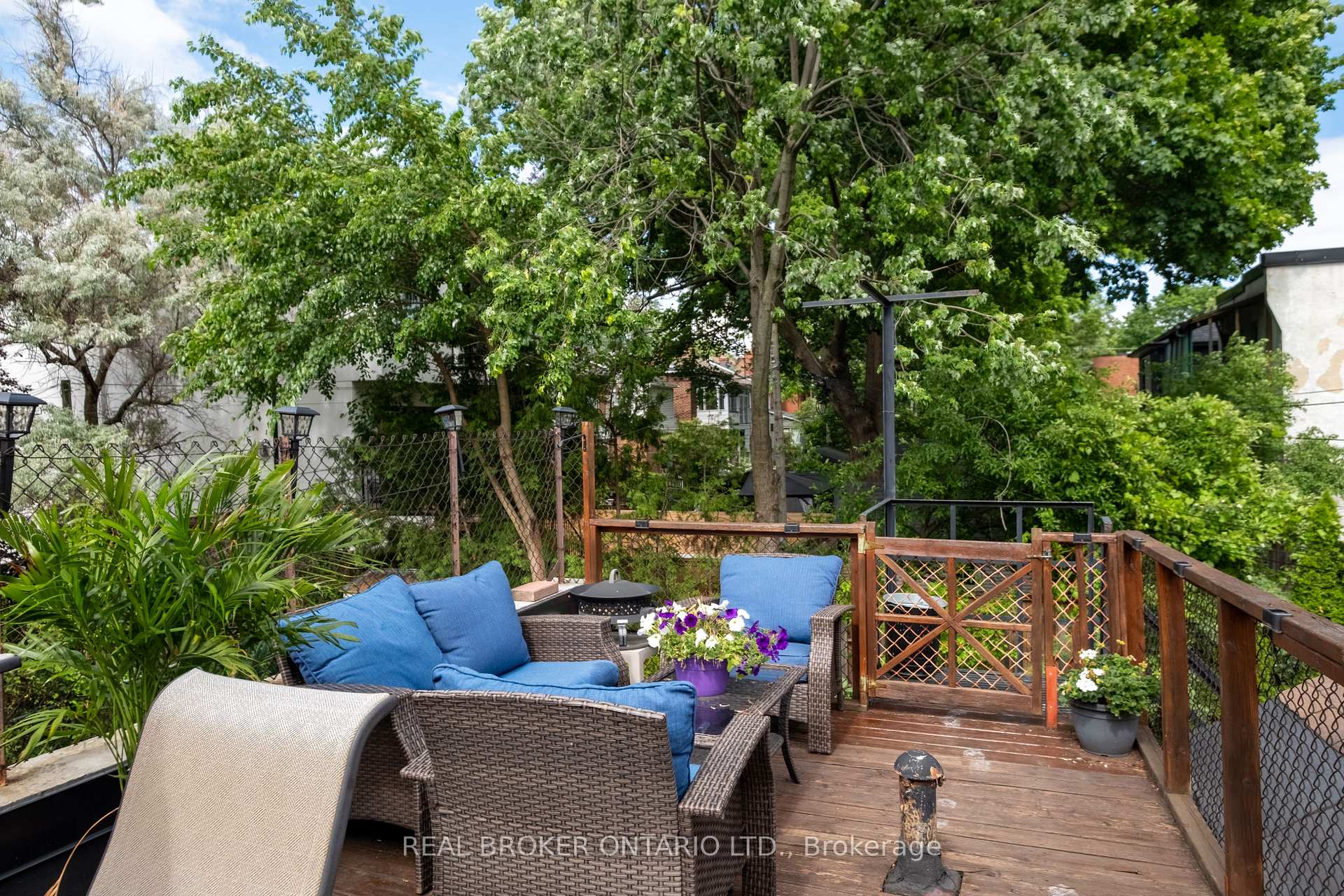 Photo 33 of 33 Atlas Avenue, Toronto, Humewood-Cedarvale — HOMEH