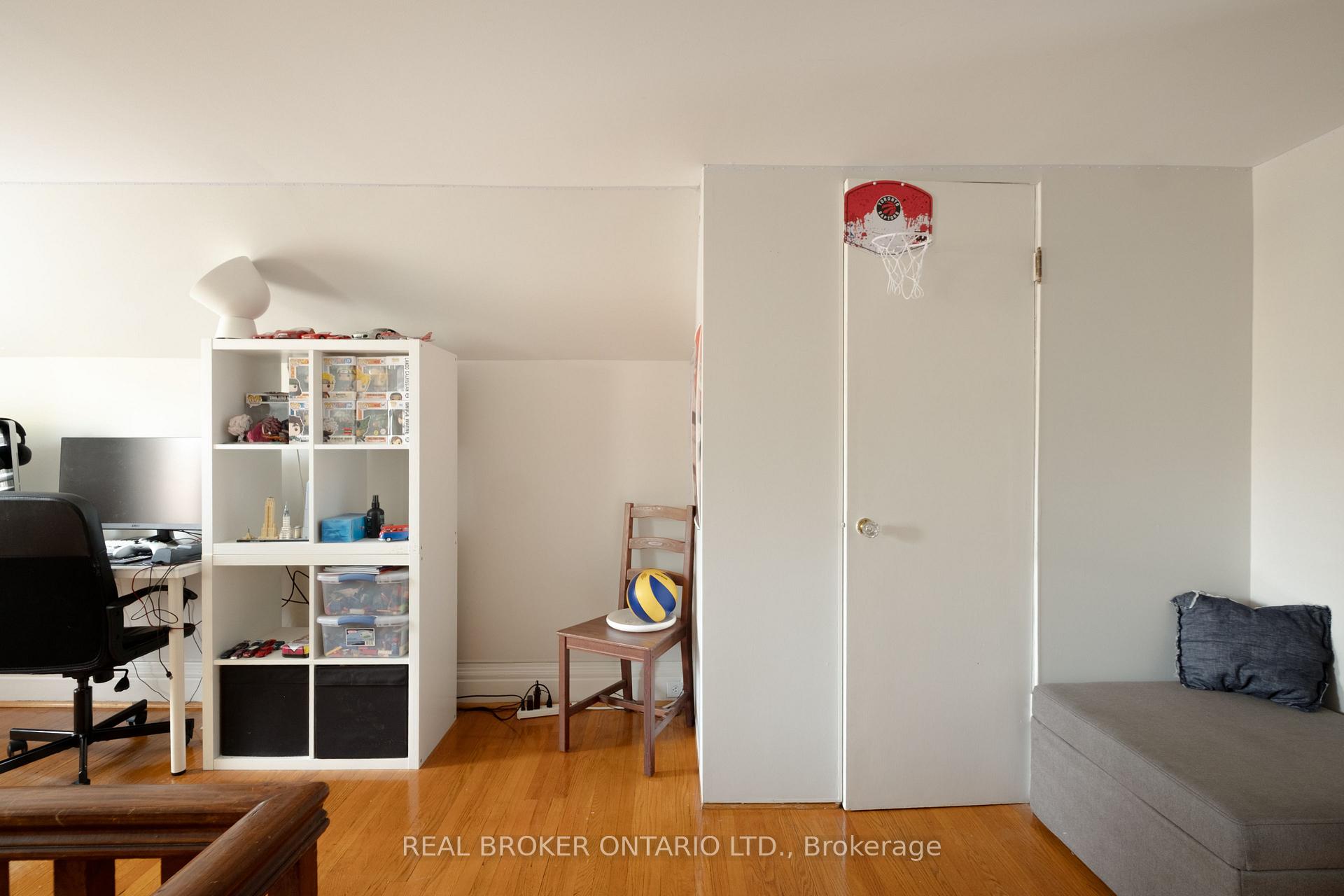 Photo 37 of 33 Atlas Avenue, Toronto, Humewood-Cedarvale — HOMEH