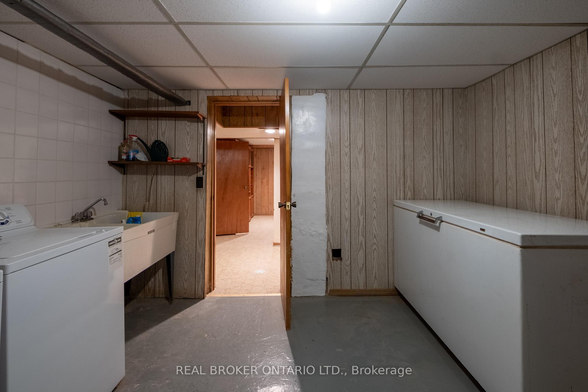 Photo 44 of 33 Atlas Avenue, Toronto, Humewood-Cedarvale — HOMEH