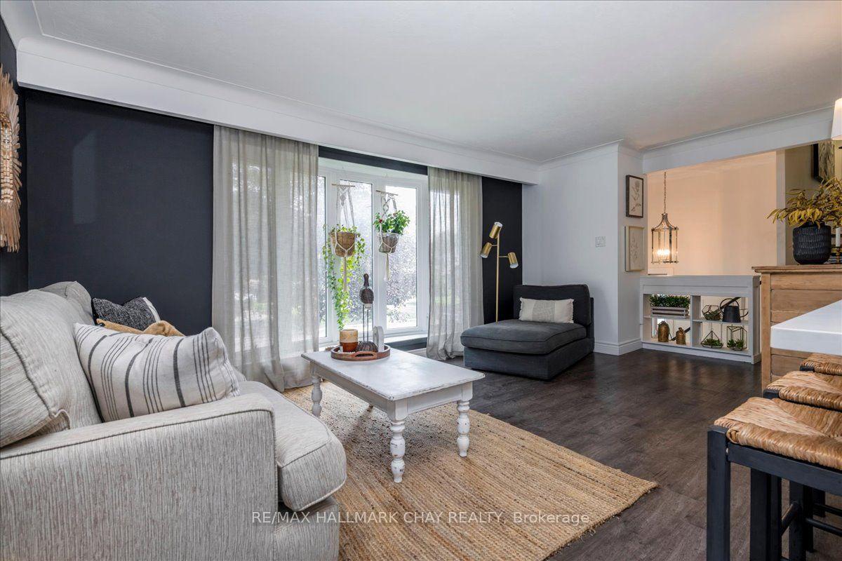 Photo 6 of 19 Highcroft Road, Barrie, Allandale Heights — HOMEH