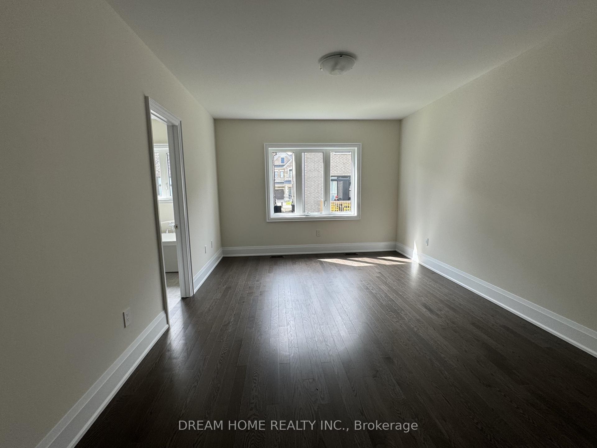 Photo 6 of 84 Tempel Street, Richmond Hill, Oak Ridges — HOMEH
